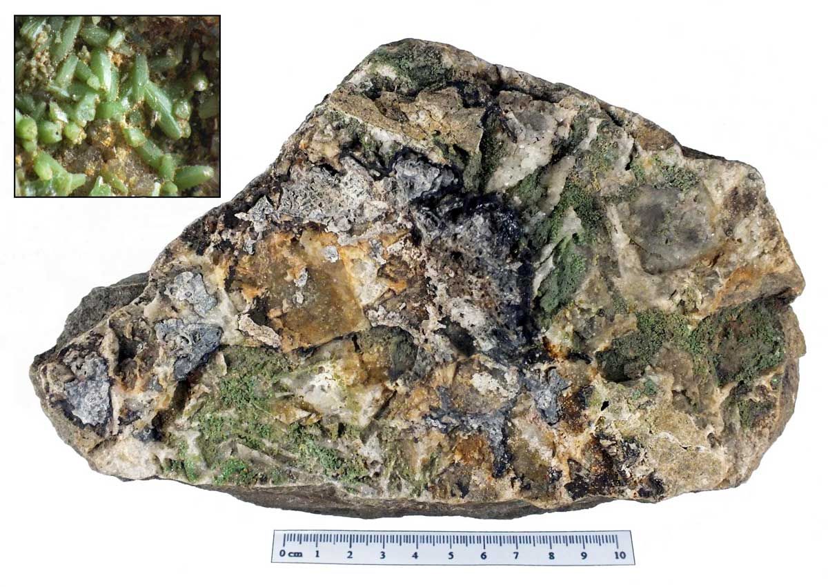 Pyromorphite, Aberdaunant. (CWO)